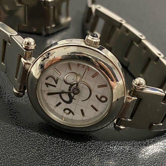 Pre-loved Mickey Mouse Watch. - Picture 2 of 5